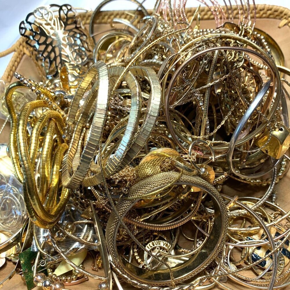 1lb Gold & Gold-Tone Jewelry Bundle - Fun Wearable Mix Many Styles - Picture 6 of 12